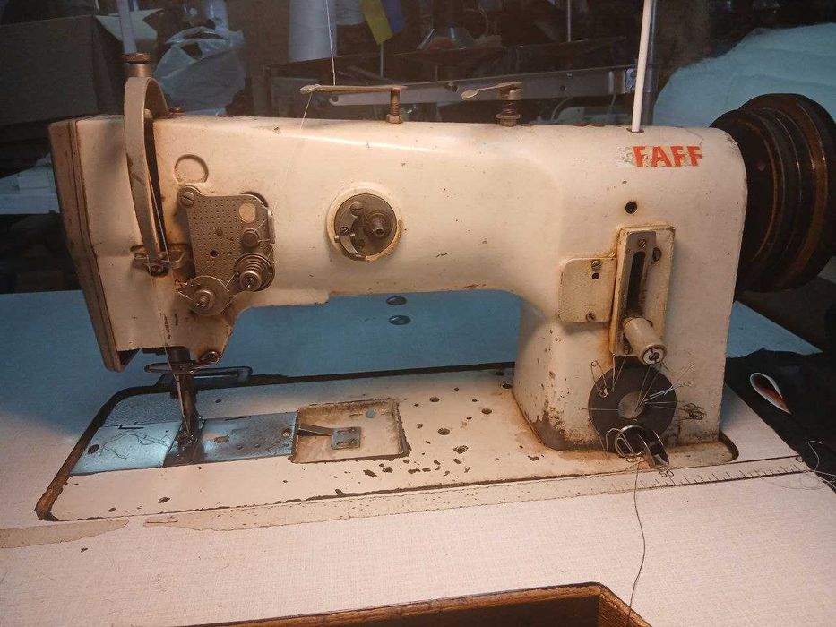 продам швейну машину PFAFF