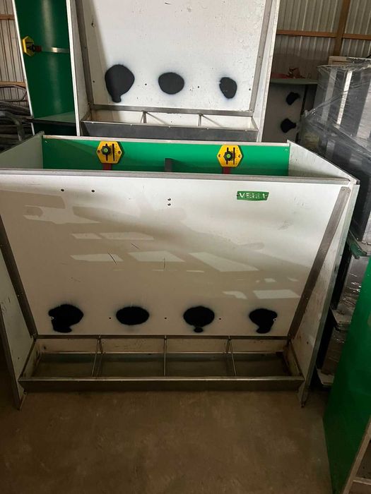 Бункерні годівниці кормушки обладнання