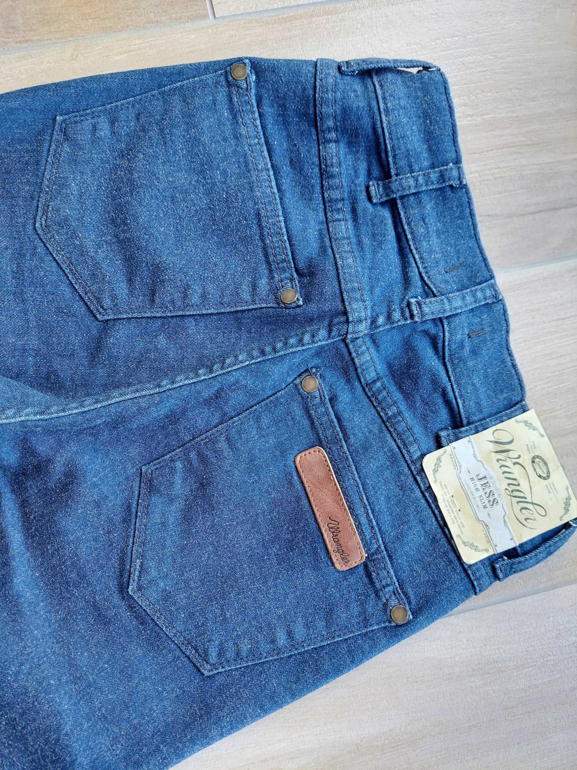 Nowe Wrangler Jess high slim 26/32