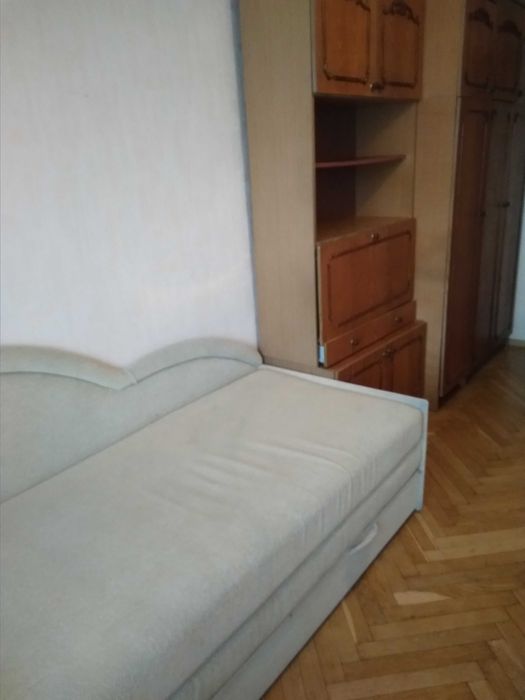 Пропоную  3-х. кімнатну квартиру в центрі, на  Галицькій  площі