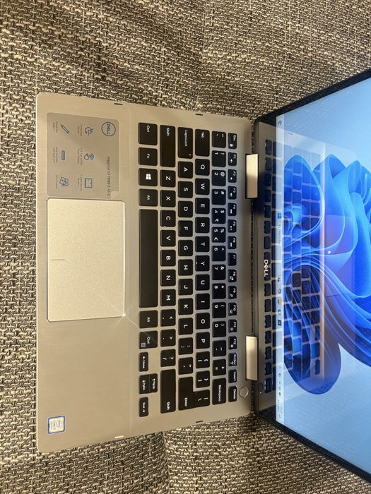 Laptop Dell Inspiron 7386 2-in-1• i7 • 16GB • 512GB • Windows 11 Pro