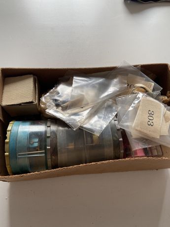 pudełko z częściami do aparatu Zenith