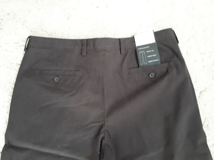 Nowe oryginalne spodnie Hugo Boss D-72555 Metzingen 52 z metkami