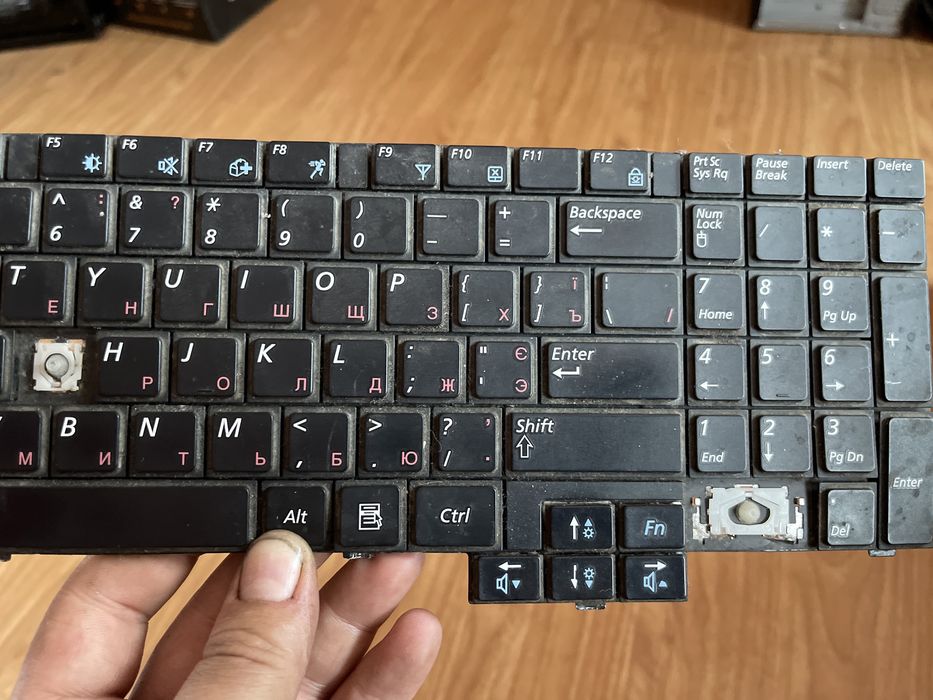 Клавиатура samsung R538 поклавишно не рабочая оригинал