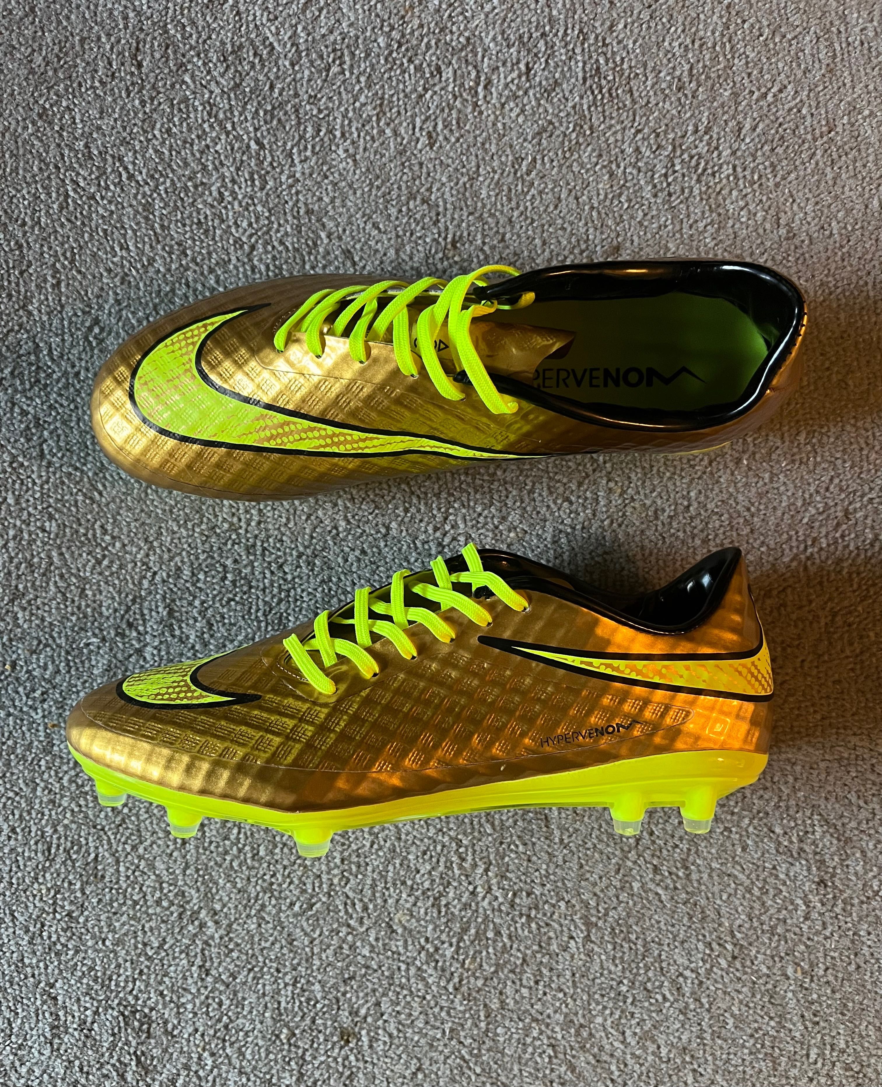 Chuteira de futebol - Hypervenom Dourada Neymar Jr