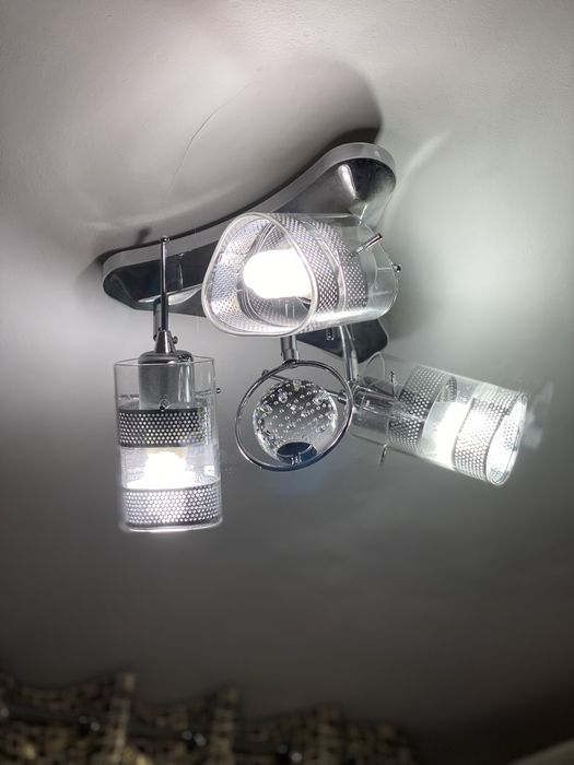 Люстра на 3 лампочки