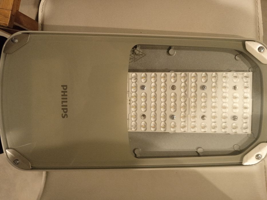 Lampa,latarnia, oświetlenie Philips