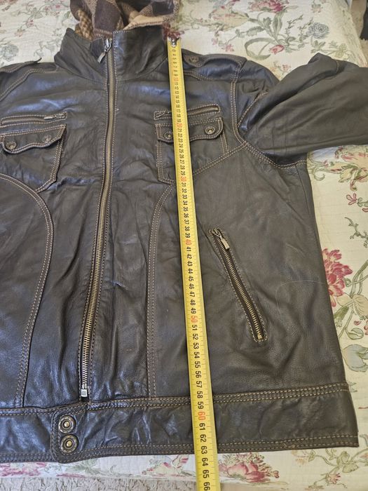 Продам мужскую  и женскую кожаную куртку