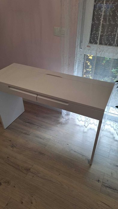 Biurko / toaletka z szufladami białe 120 cm wąskie. Biała połysk 45cm