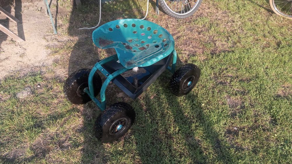 Krzesełko na kółkach używane inne