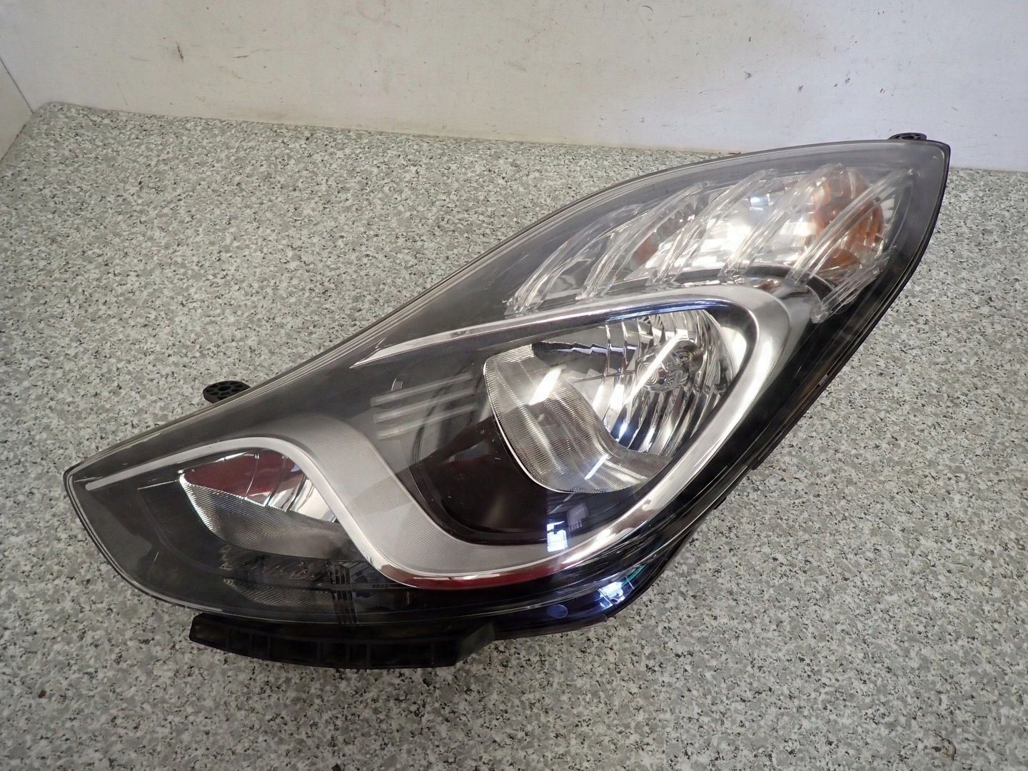 HYUNDAI IX20 HB 09- REFLEKTOR LAMPA PRZEDNIA LEWA EUROPA