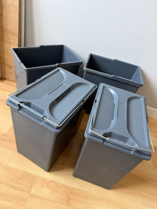 Wiaderka na śmieci 4 sztuki ZESTAW Kosz na śmieci / Szare / OKAZJA