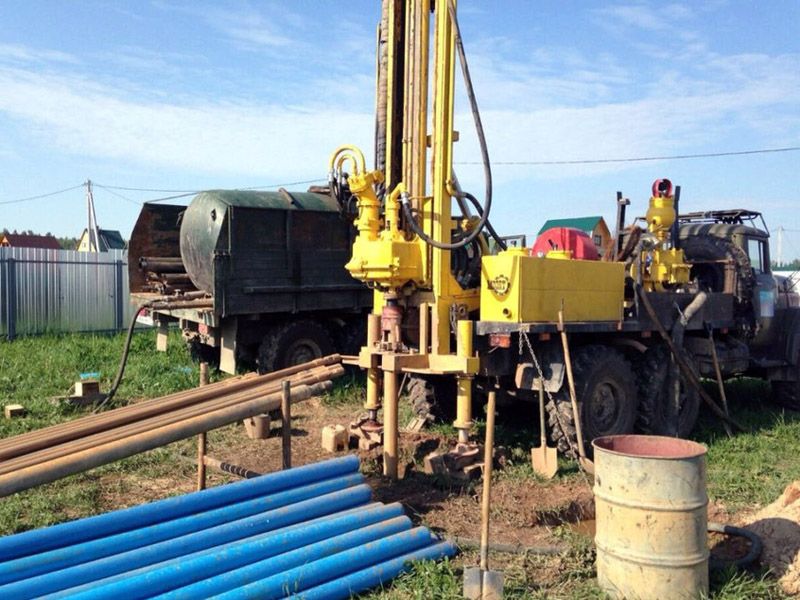 Бурение и обустройство скважины на воду. Буріння свердловини.