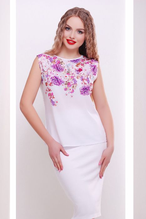 Летняя блузка, кофта, футболка новая белая с хризантемами размер 44-46