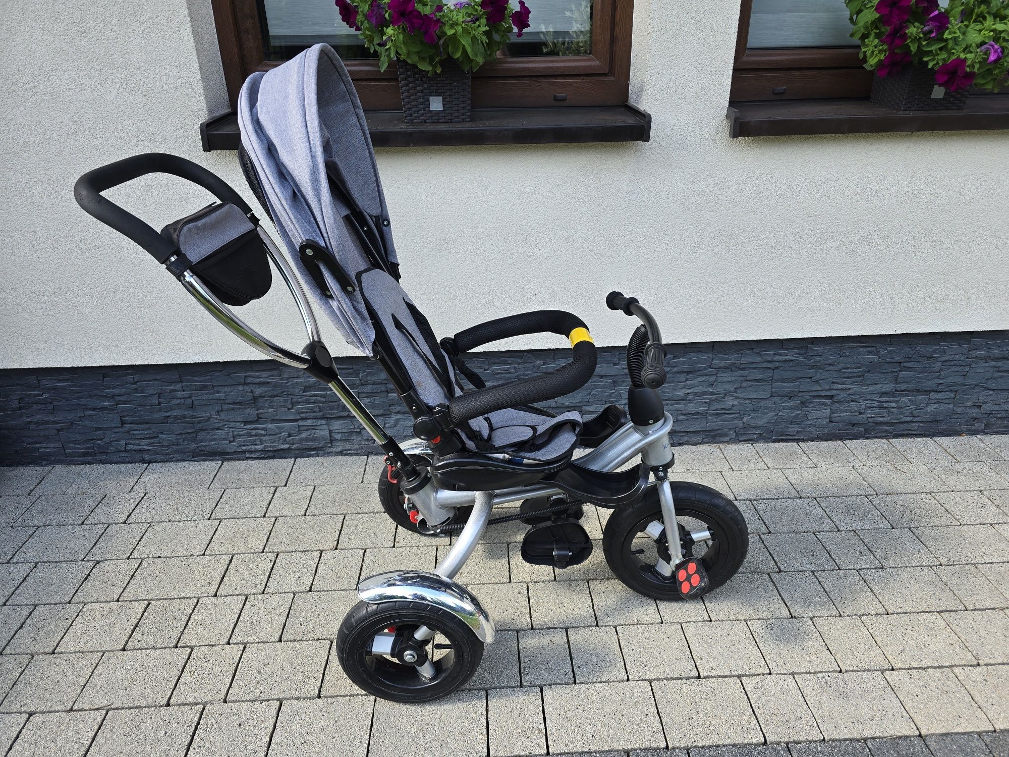 Rowerek trójkołowy KidsZone