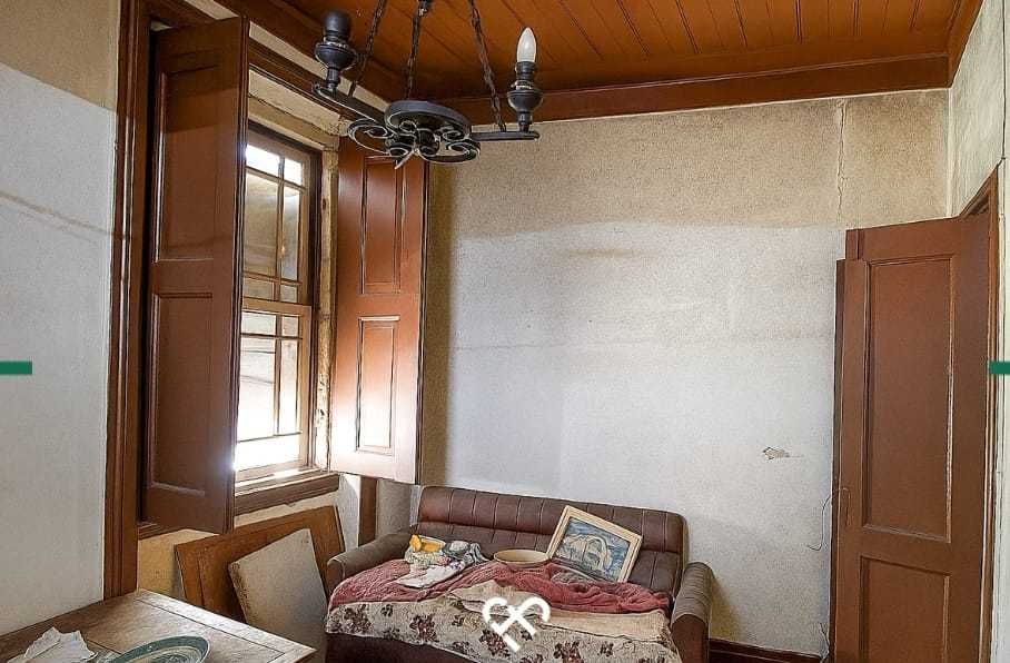 Casa com Caráter para Renovar — Entre Tondela e Carregal do Sal