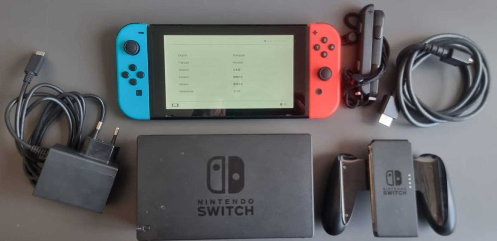 Consola Nintendo Switch com caixa