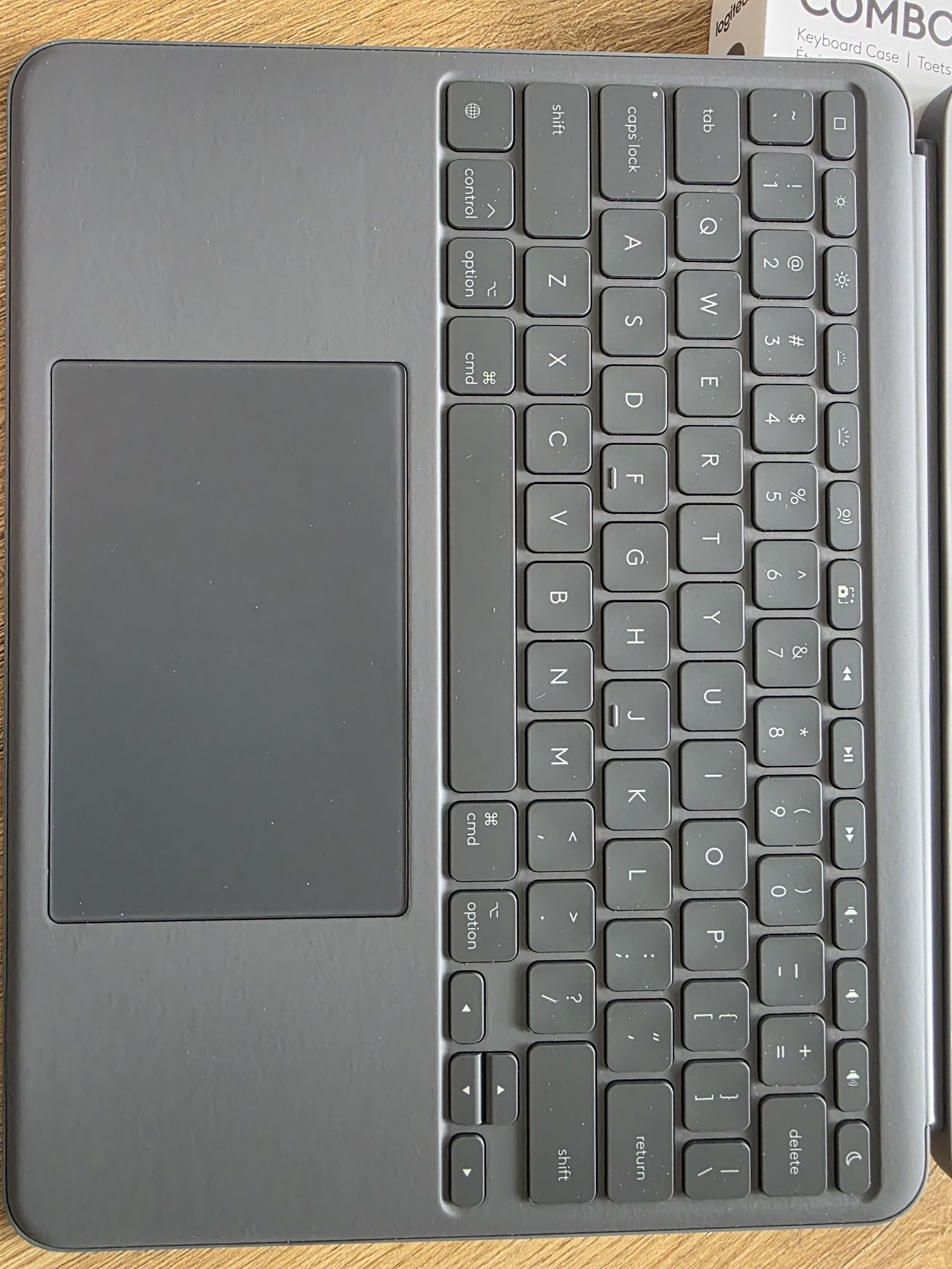 Logitech Combo Touch do iPada Air 13 cali M2 i M3 2024 i 2025,