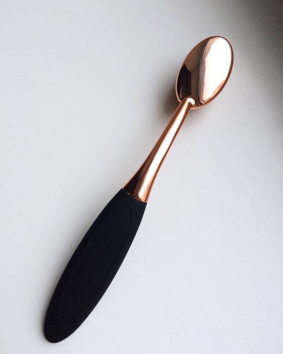 Кисть для макияжа