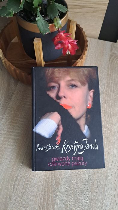 Krystyna Janda Gwiazdy noszą czerwone pazury