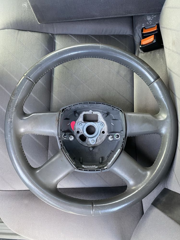 Кермо (руль) для Audi A3 8P LIFT 08-12 та Audi Q5 8R