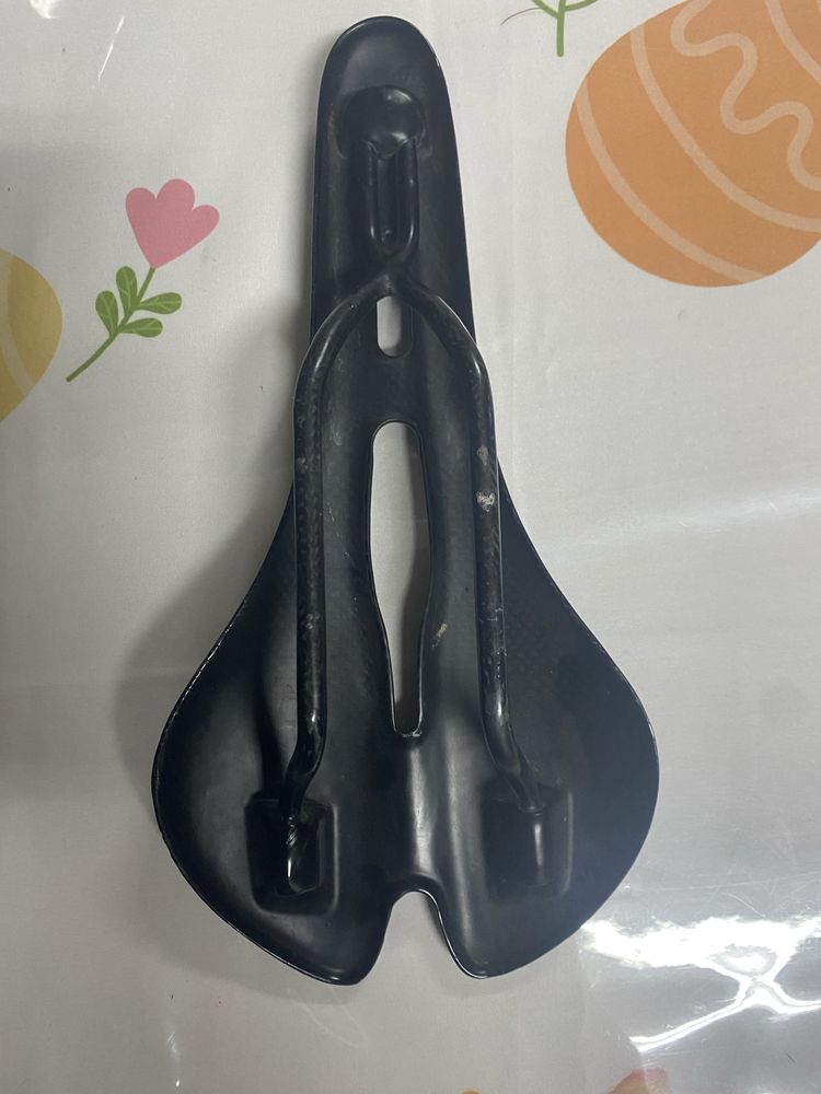 Selim todo de carbono em perfeito estado