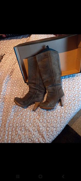 Botas de cano e salto alto, caqui/camel - 36 - Bershka