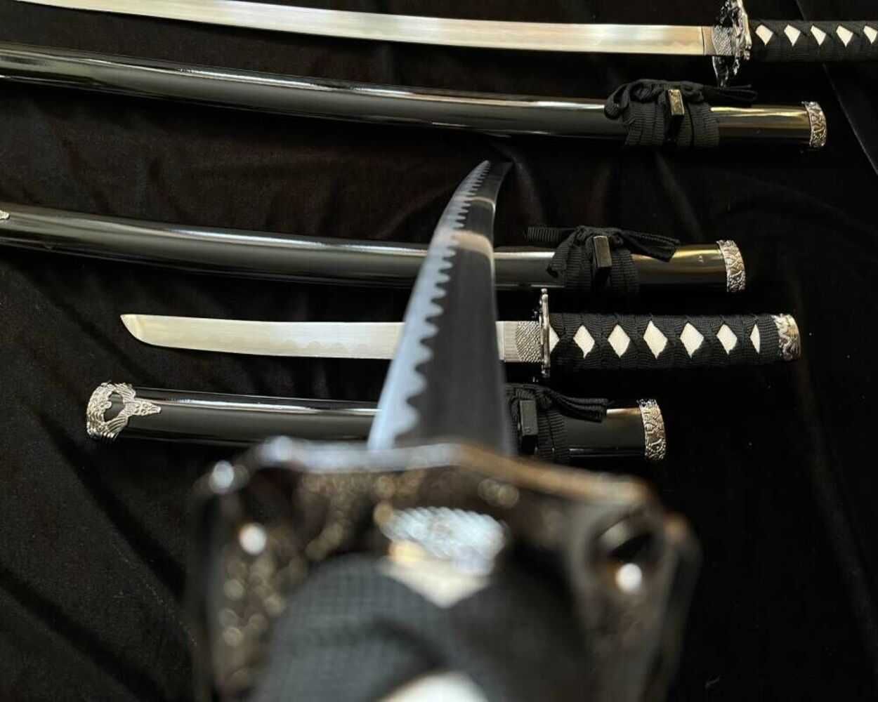 Czarny Zestaw Mieczy Katana Wakizashi Tanto Plus Stojak Hk1104