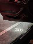 Плафон штатная Led подсветка двери Audi A6 A7 A3 A4 Q7 Q5 Q8