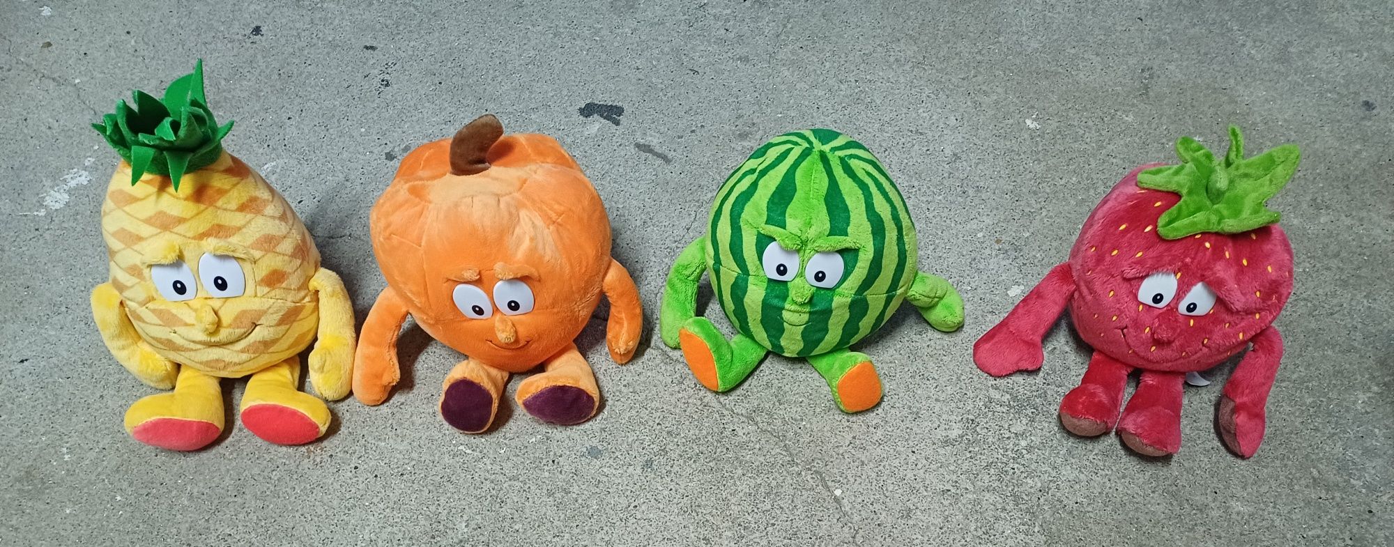 Coleção de peluches frutas