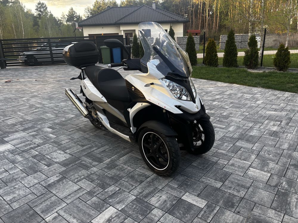 Quadro 350 Skuter na kat. B, MP3 Piaggio