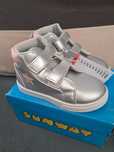 Nowe sneakersy 25/26