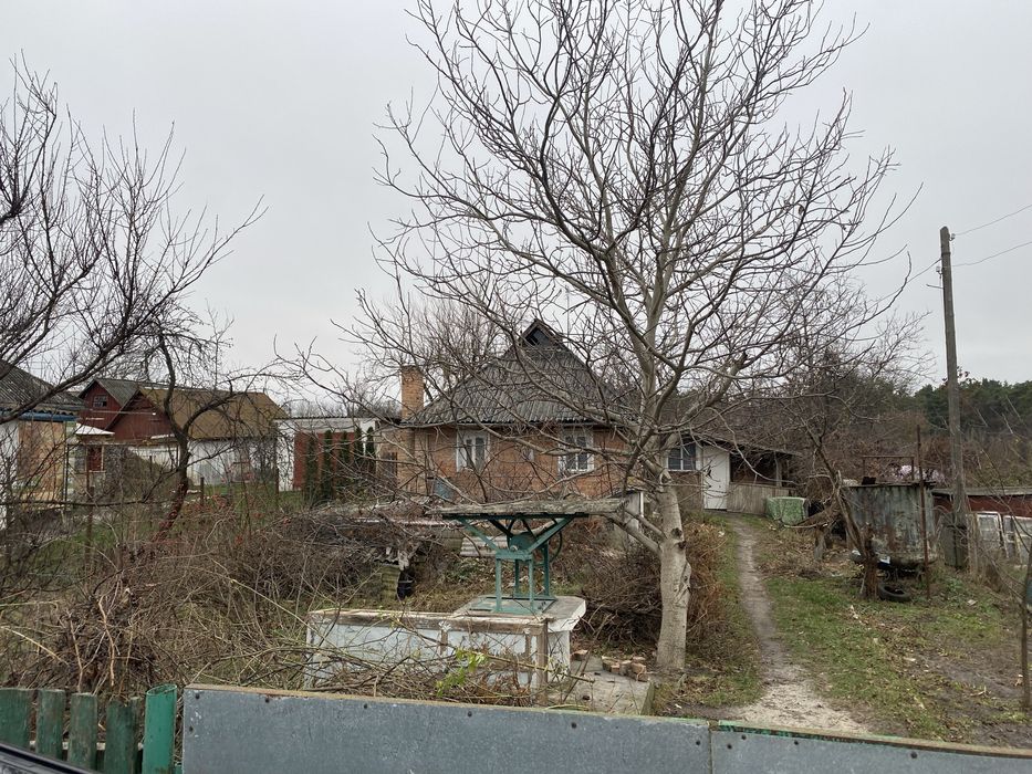 Будинок з двома участками