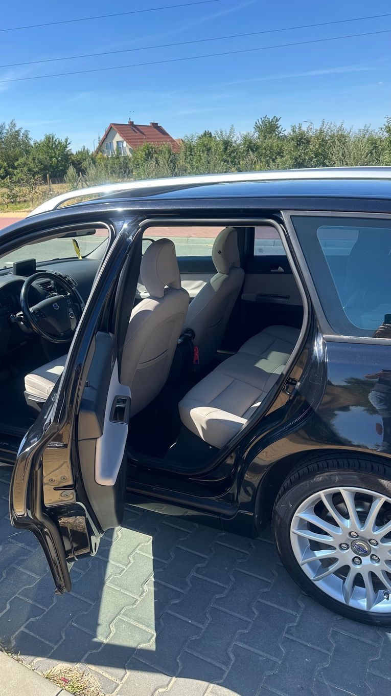 Volvo V50 V50 2.0d automat. Wszystko sprawne, bez wkladu.