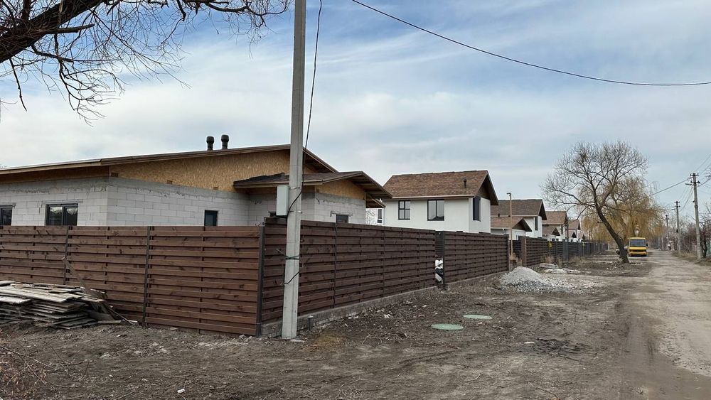 Дом в коттеджном городке «Загородный» Левобережный, Донецкое, Караван