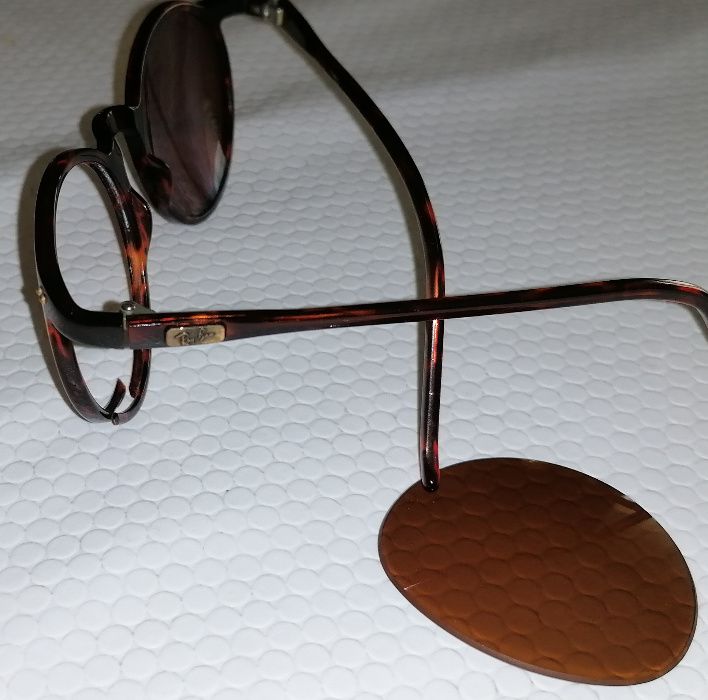 Oculos Ray Ban, modelo Erica, com aro partido