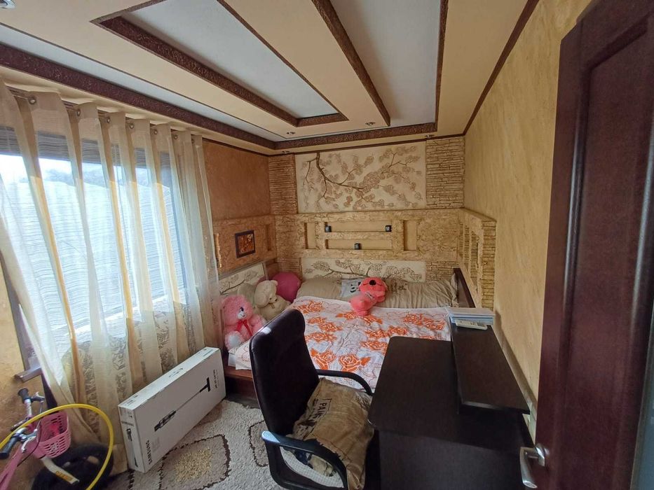 Продам 2-х комнатную квартиру в центре Павло-Кичкаса.