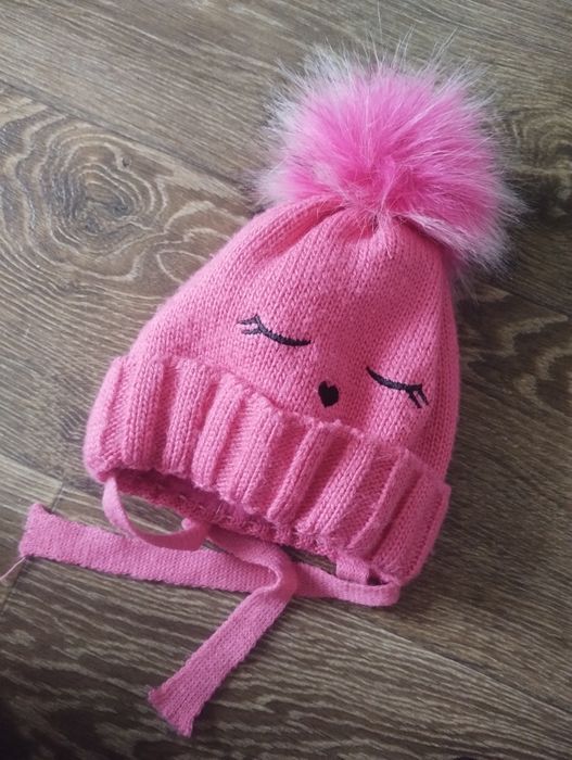 Шапка зимова на дівчинку
