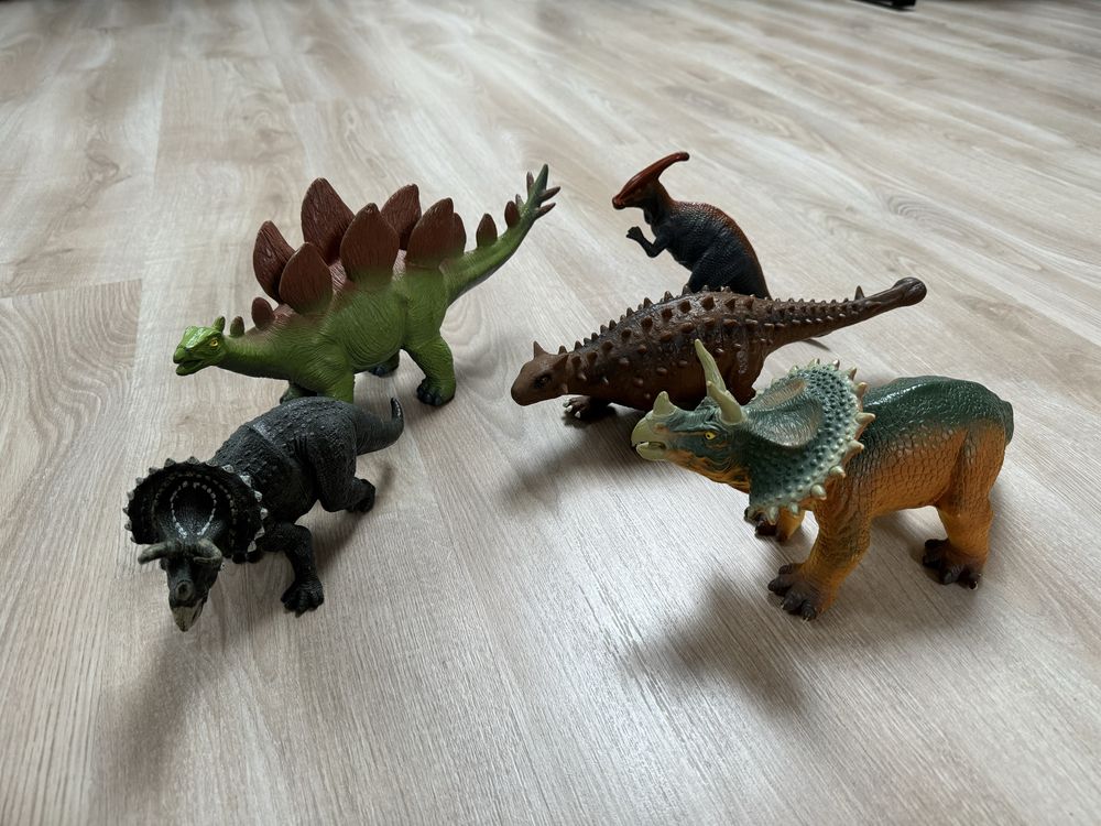 Duże figurki - dinozaury