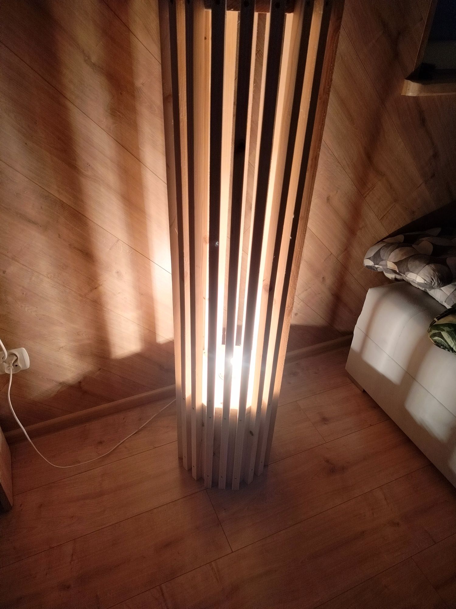 Lampa pionowa, tarasowa, lampion