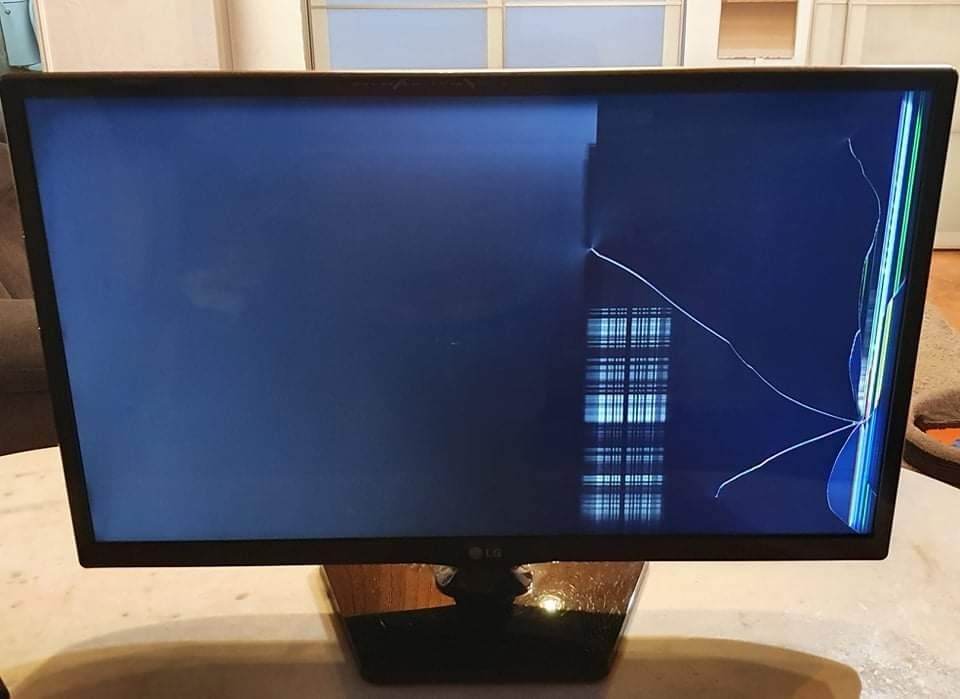 Vendo TV LG 28", para peças! 15€