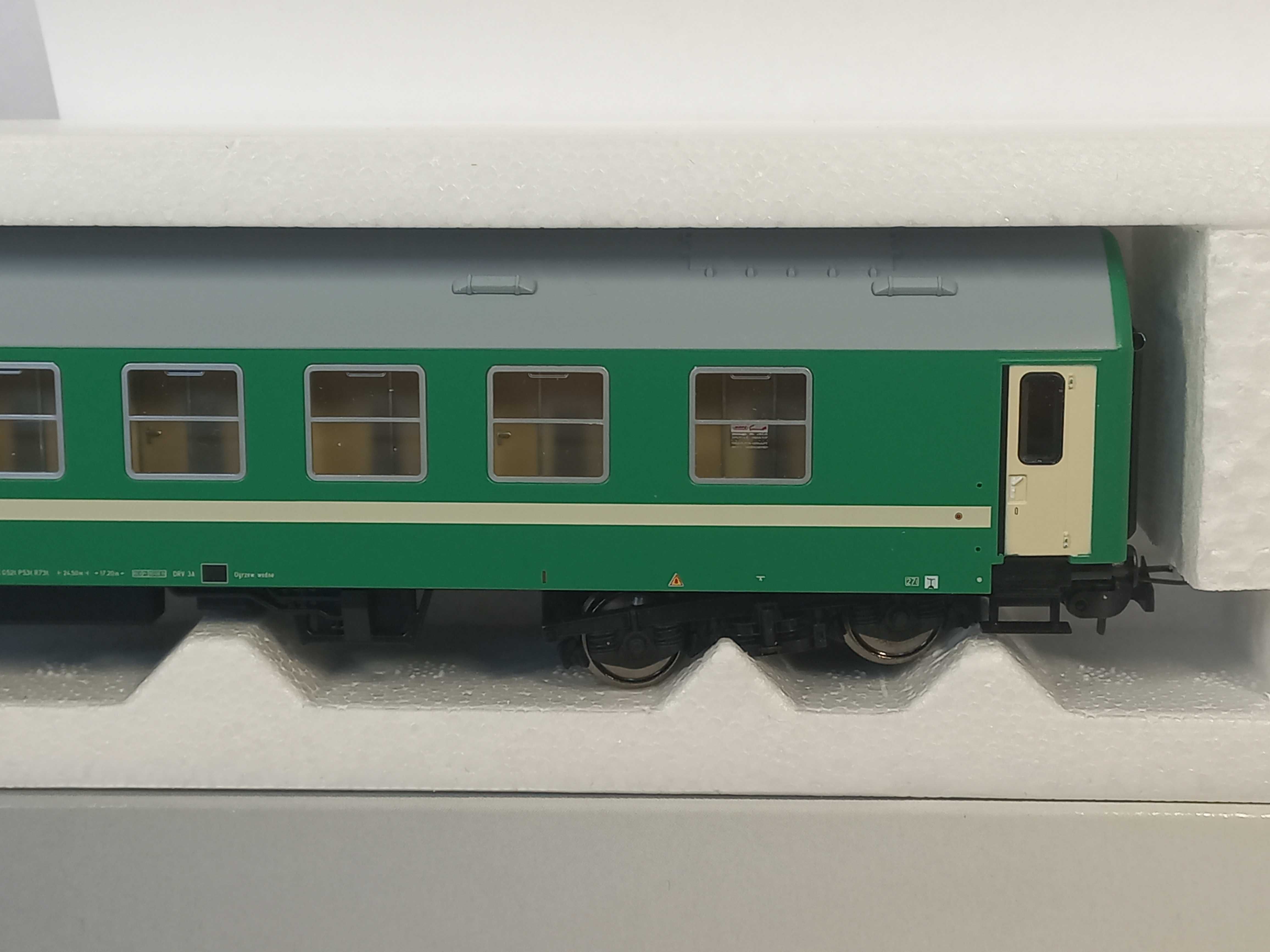 Fabrycznie nowy TILLIG 501082 służbowy wagon sypialny PKP H0