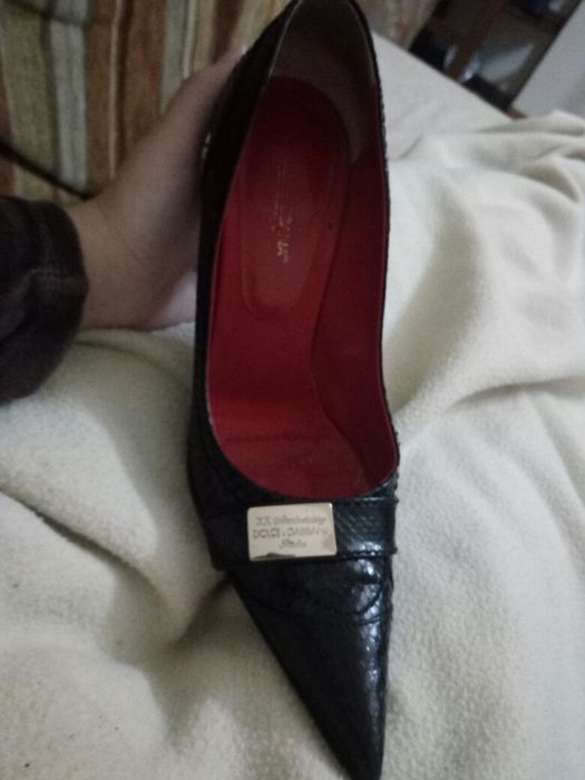 Sapatos em pele n.38 e 39.