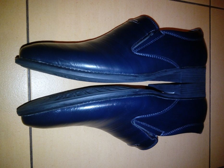 Чоловічі темно-сині туфлі, 41 розмір, устілка - 26 см.