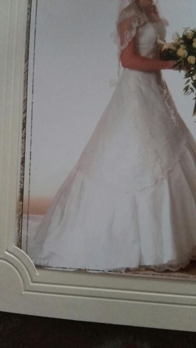 Suknia ślubna francuskiej firmy Herm's Kivor