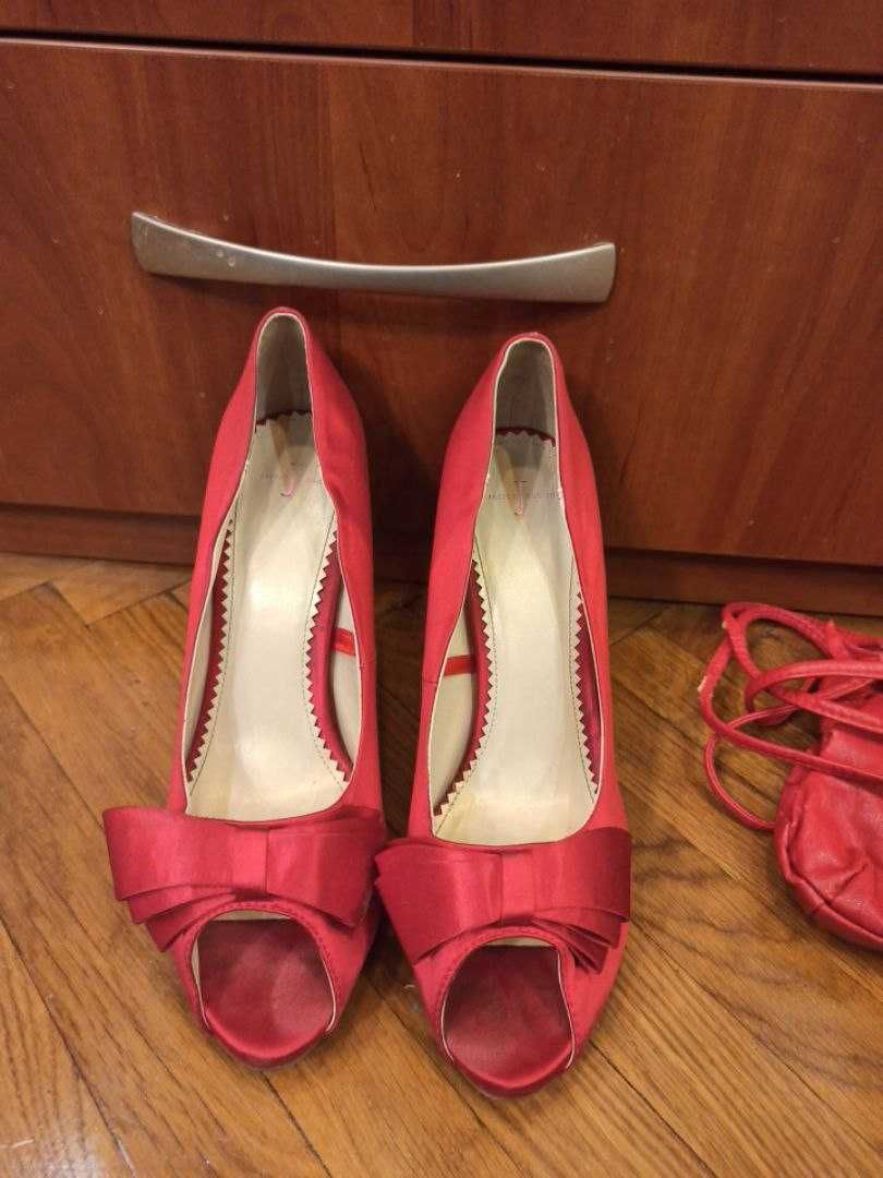 Красные туфли женские