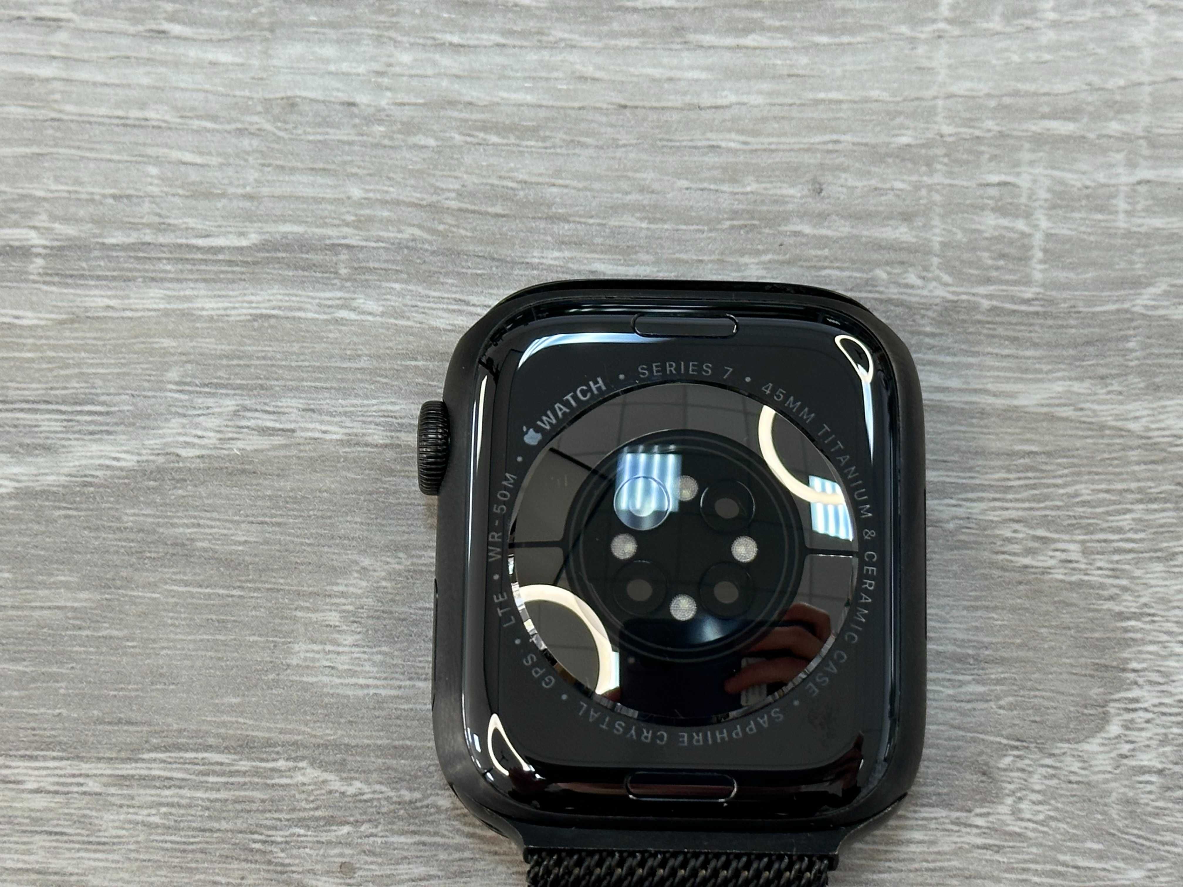 Apple Watch Edition Series 7 45mm Titanium LTE Milanese Loop