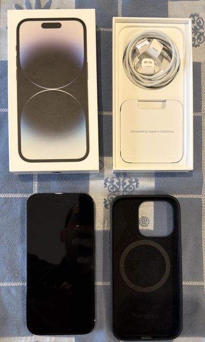 IPhone 14 Pro preto com pelicula e capa