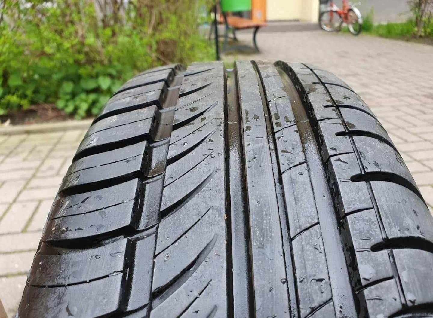 TOYOTA YARIS I felgi 14 z oponami letnimi 175/65/14 NOKIAN 8mm j.NOWE