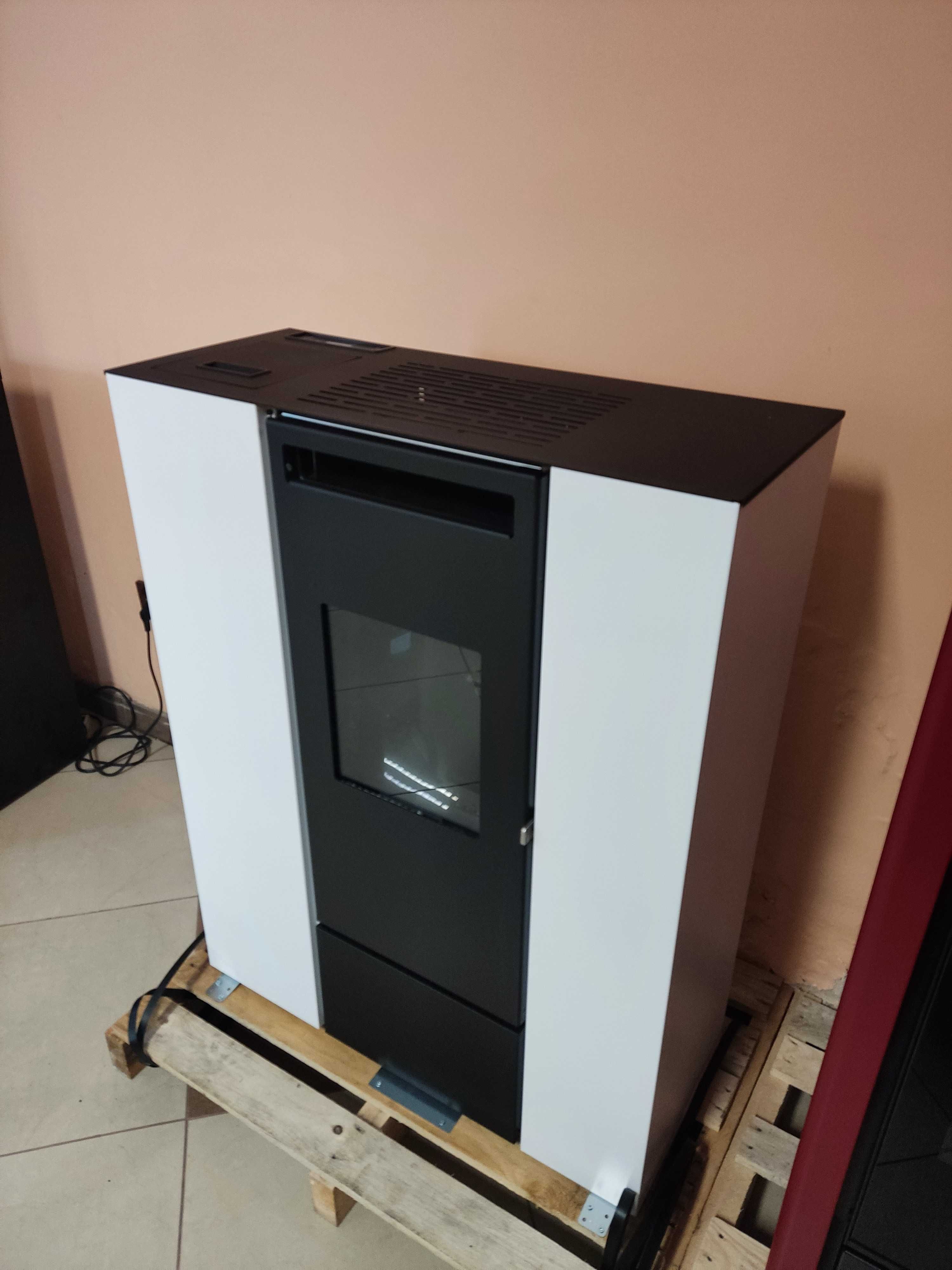 Piecyk kominek na pellet PIA 11 kW DGP na pelet z rozprowadzeniem